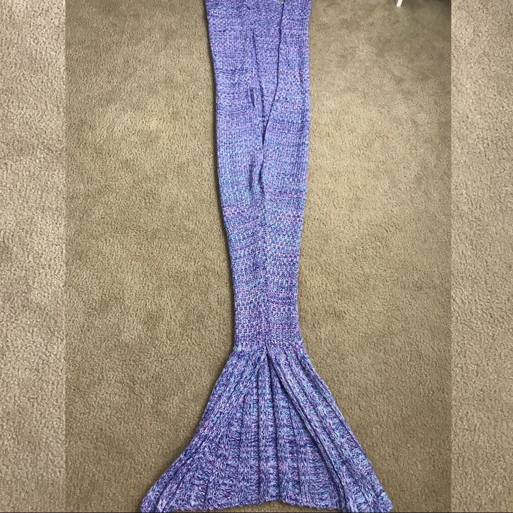 NWT Laghcat Purple Mermaid Tale Blanket